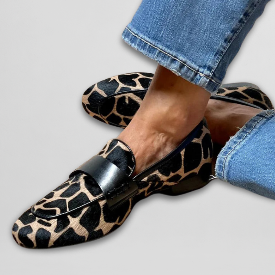 Olivia Sydney - Animal Print Moccasins
