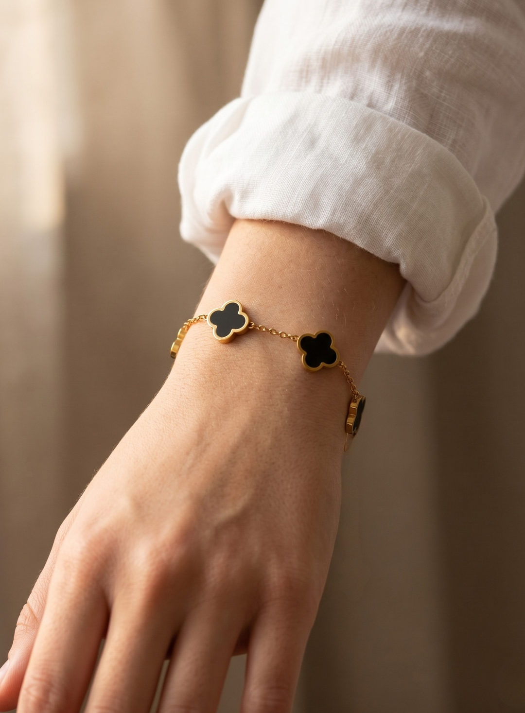 Olivia Sydney - Black Clover Bracelet