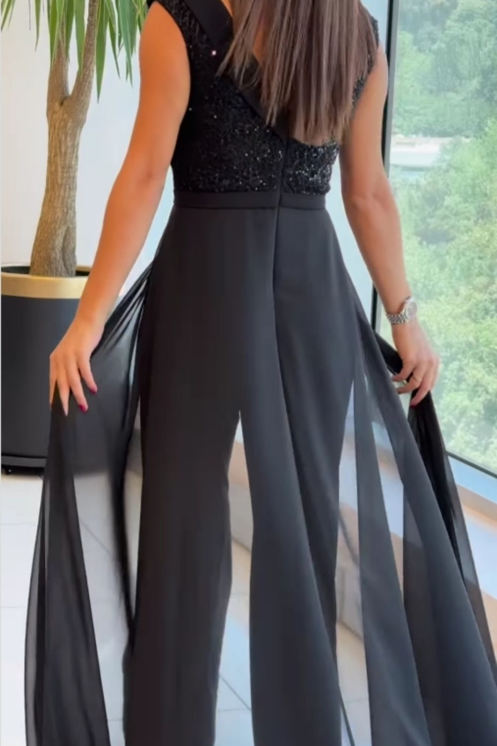 Olivia Sydney - Elegant Sleeveless Jumpsuit