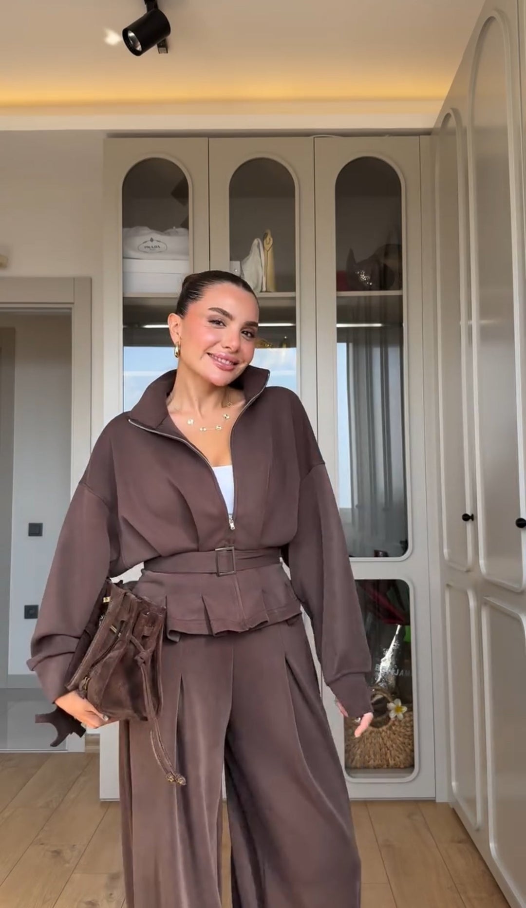 Olivia Sydney - Modern and Versatile Set