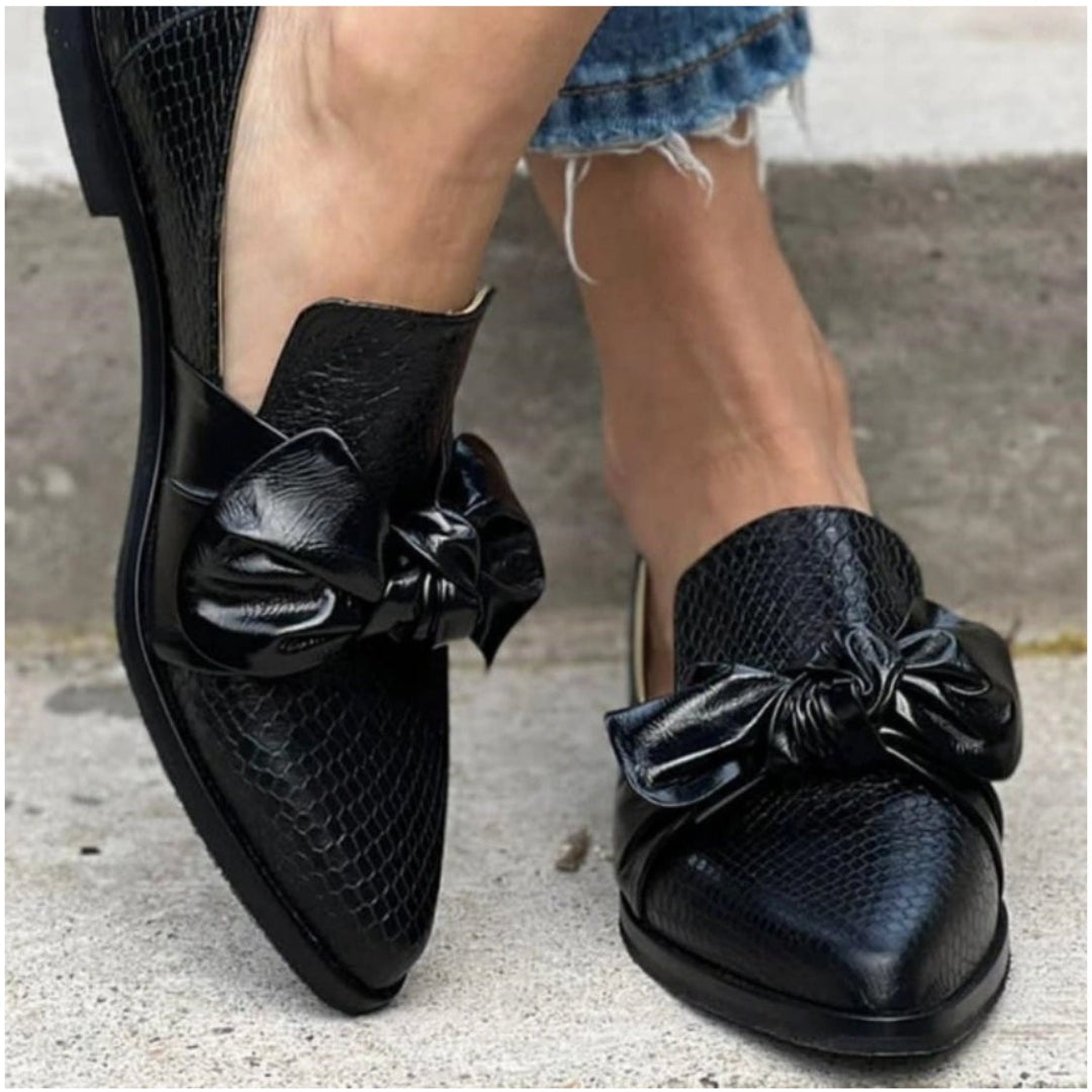 Olivia Sydney - Loafers with Bow Detail