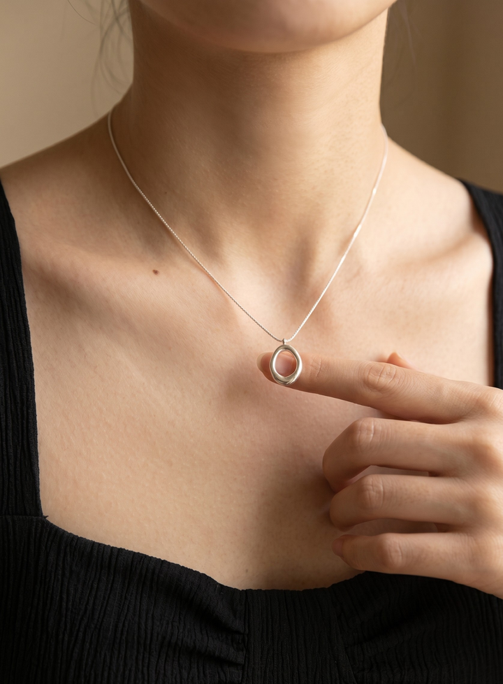 Olivia Sydney - Fluid Shape Necklace