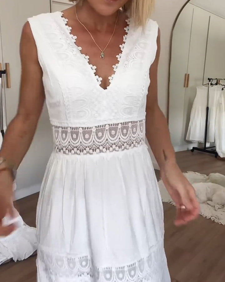 Olivia Sydney - V-Neck Lace Dress