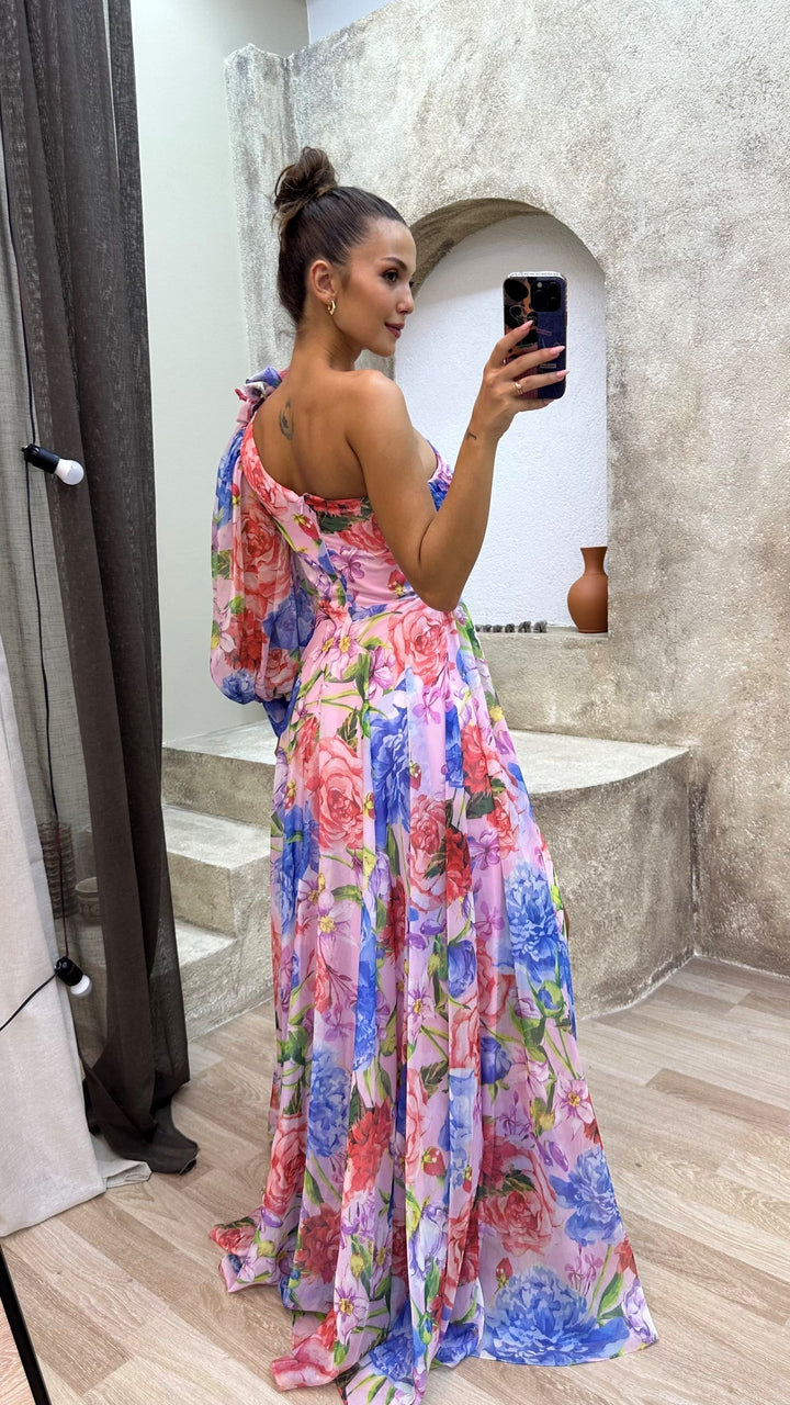 Olivia Sydney - Elegant and Flowing Dress