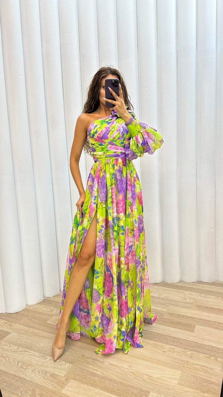 Olivia Sydney - Elegant and Flowing Dress
