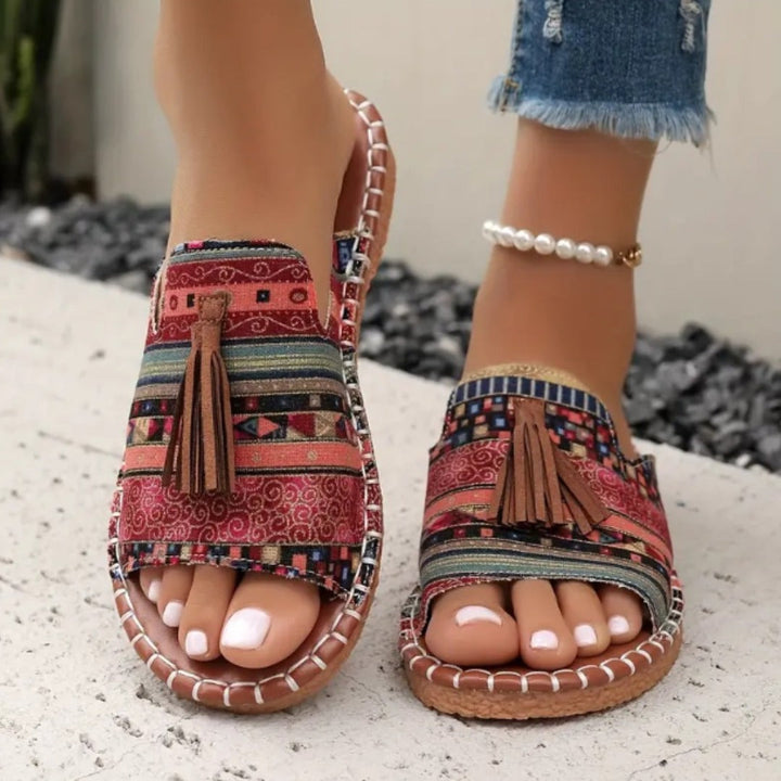 Olivia Sydney - Cheerful Pom-Pom Ergonomic Sandal