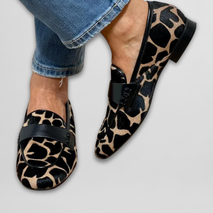 Olivia Sydney - Animal Print Moccasins