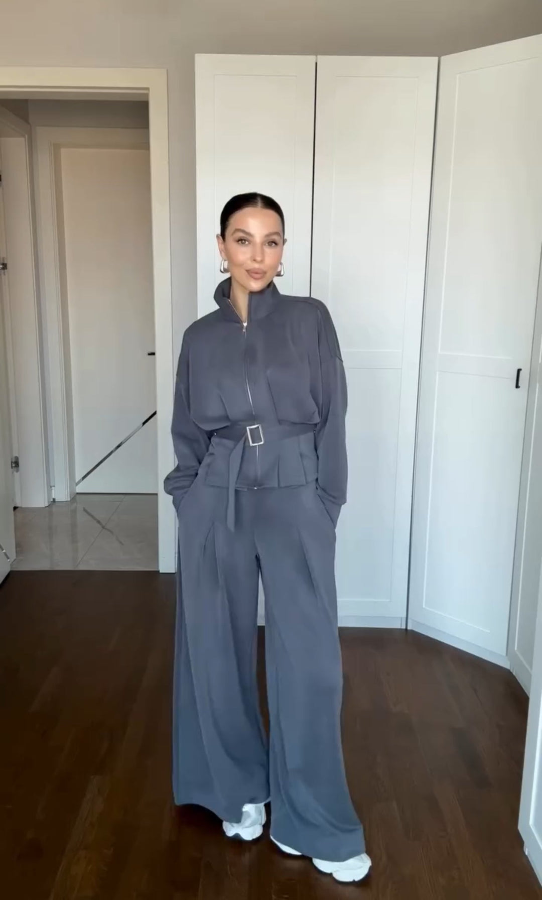 Olivia Sydney - Modern and Versatile Set