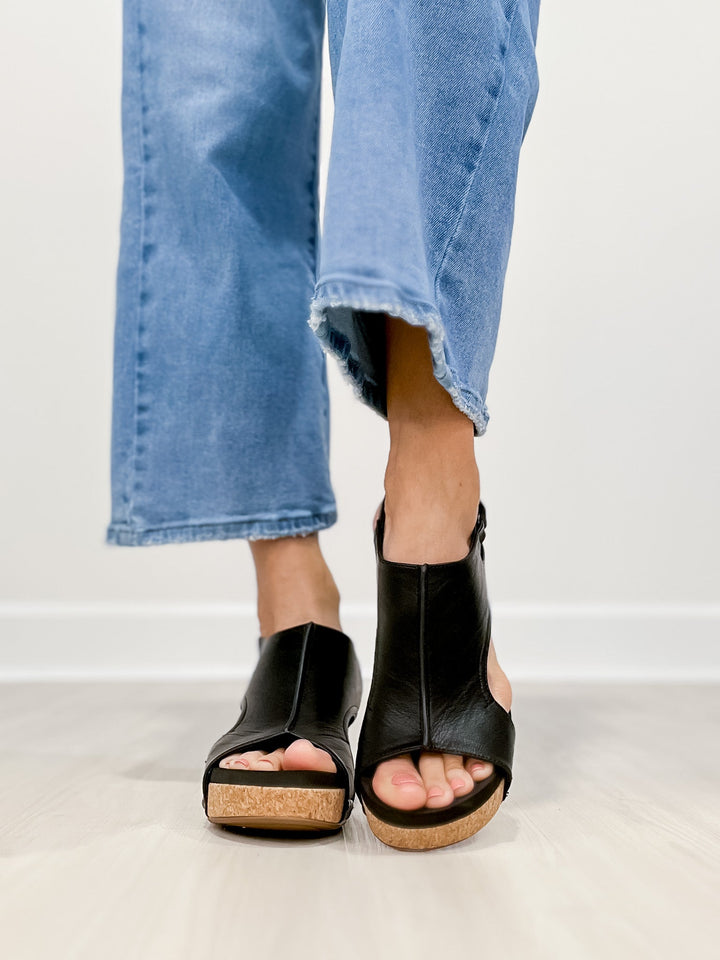 Olivia Sydney - shiny-heeled sandal