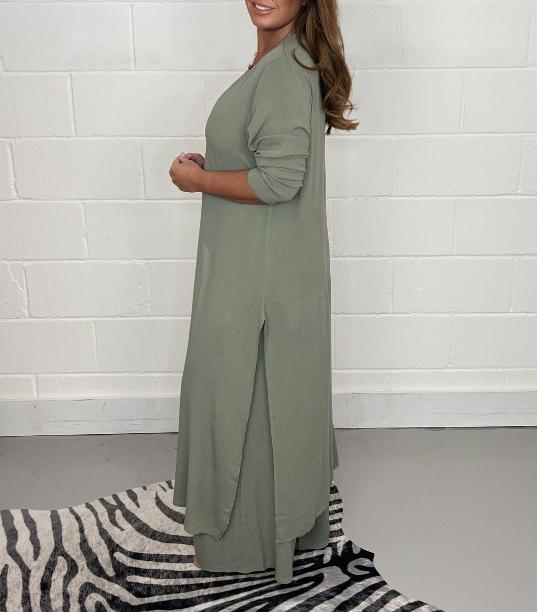 Olivia Sydney - Casual Two-Piece Set with V-Neck
