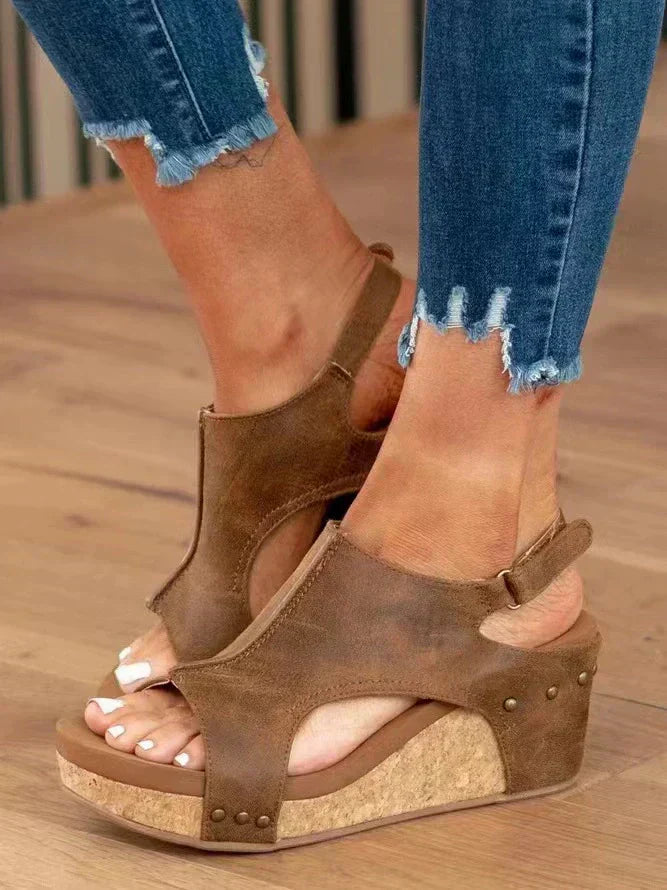 Olivia Sydney - shiny-heeled sandal