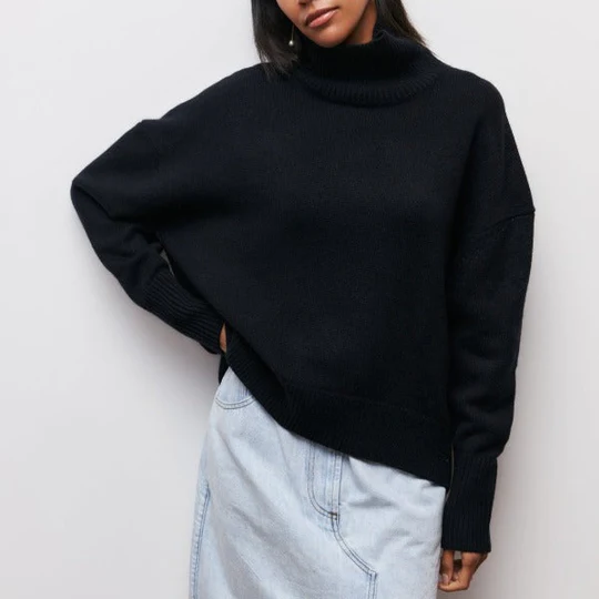 Olivia Sydney - Oversized cotton sweater with a downturned collar