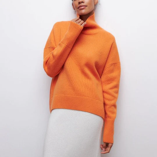 Olivia Sydney - Oversized cotton sweater with a downturned collar