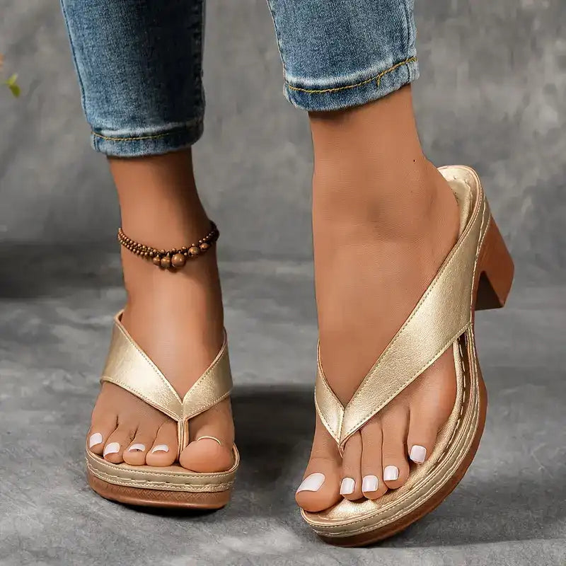 Olivia Sydney - Elegant and Relaxed Sandal with a Slight Height
